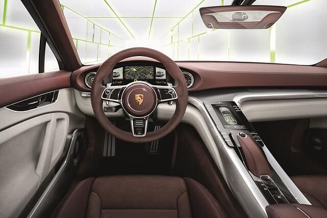 Statt Schaltern gibt es Touchscreens