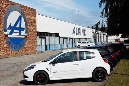 Renault-Caterham-Sportfahrzeuge - Auferstehung im Trainingsanzug Renault-Caterham-Sportfahrzeuge - Auferstehung im Trainingsanzug
