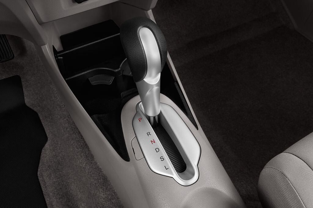 Honda Insight (Baujahr 2012) S 5 Türen Schalthebel