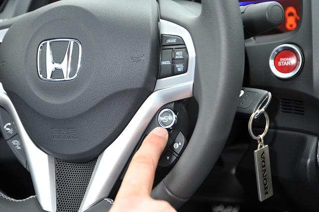 Als kleine Spielerei offeriert Honda einen zusätzlichen Beschleunigungsschub per Knopfdruck am Lenkrad