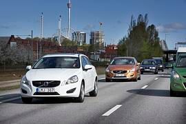 Volvo lässt fahren - Stau-Assistent lenkt selbstständig
