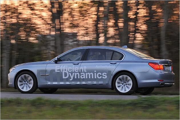 Im Schnitt soll der ActiveHybrid 7 mit 9,4 Liter Sprit pro 100 Kilometer auskommen
