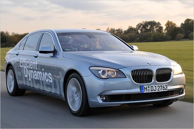 Die Hybrid-Version des 7ers gibt es mit langem und kurzem Radstand