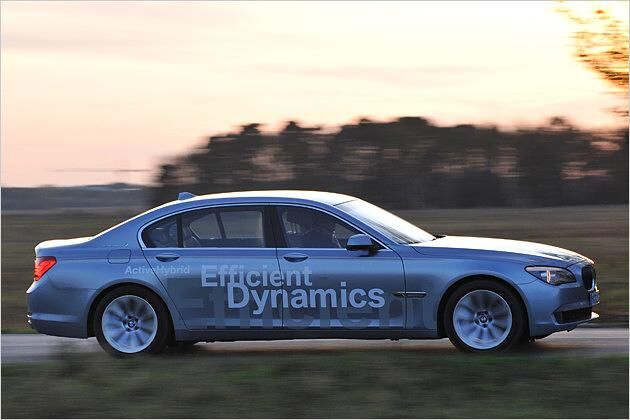 Dynamischer und sparsamer als der 750i: Der neue BMW ActiveHybrid 7