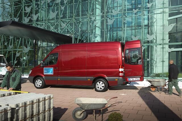 Mercedes bietet den Sprinter als ersten Transporter neuerdings auch mit Siebengang-Wandlerautomatik an