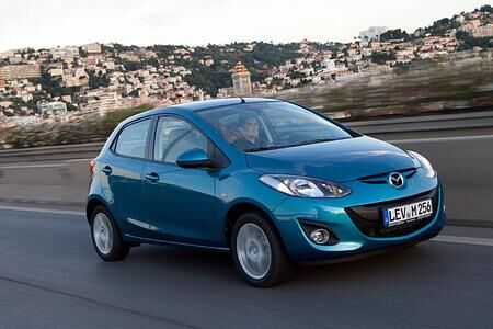Mazda2 und Mazda3 - Dezent verbessert ins neue Jahr Mazda2 und Mazda3 - Dezent verbessert ins neue Jahr