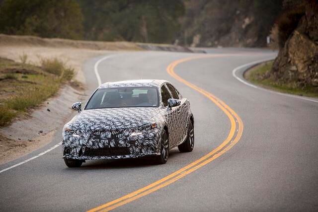 Die Mittelklasselimousine tritt unter anderem gegen BMW 3er an