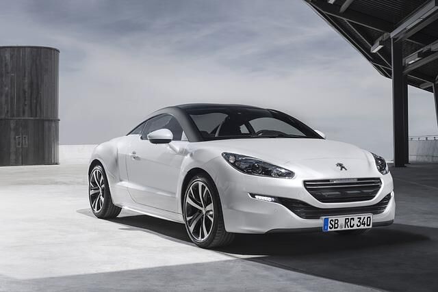Ab 23. Februar ist das Sportcoupé an einer neuen Frontpartie zu erkennen