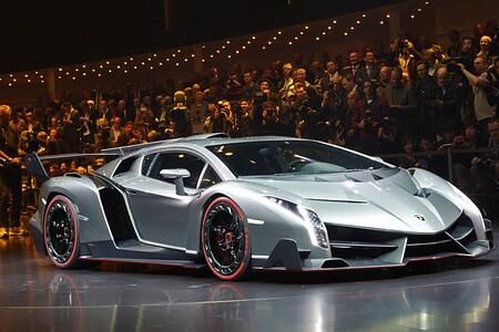 Lamborghini Veneno - Stier gewinnt