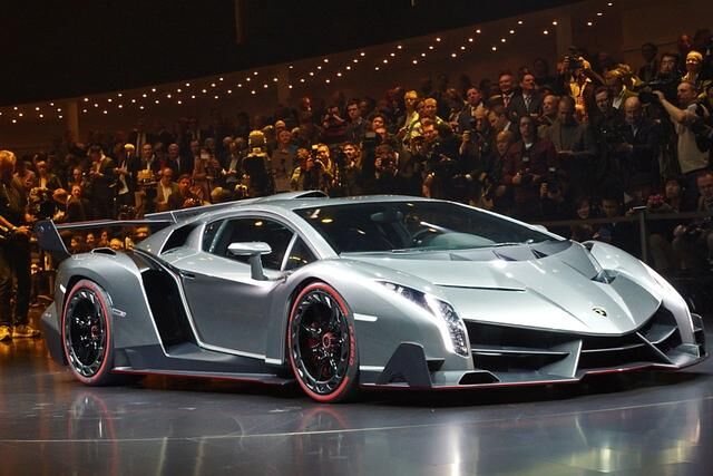 Lamborghini Veneno - Stier gewinnt