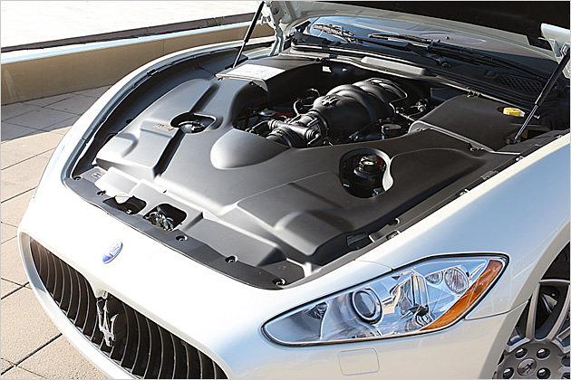 440 PS haut das von Ferrari gebaute V8-Aggregat raus
