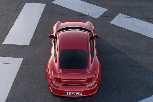 Dass der Porsche 911 ein echter Sportwagen ist, steht auch bei der siebten Generation außer Frage