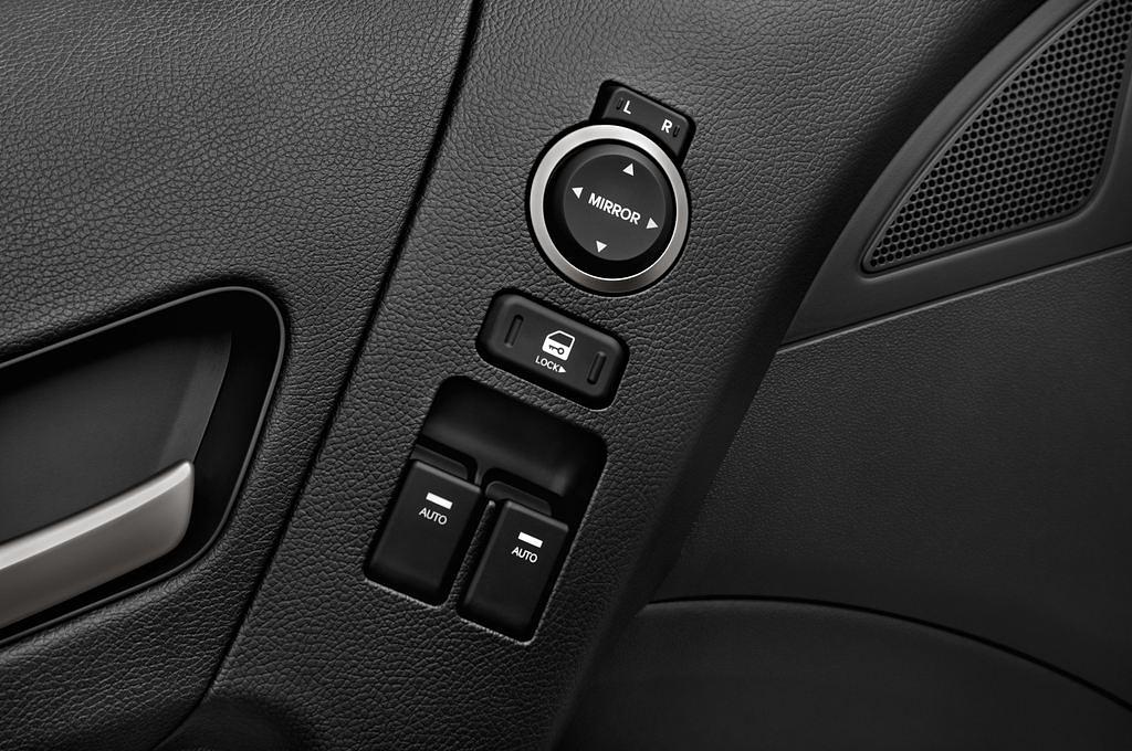Hyundai Genesis (Baujahr 2013) - 2 Türen Bedienungselemente Tür