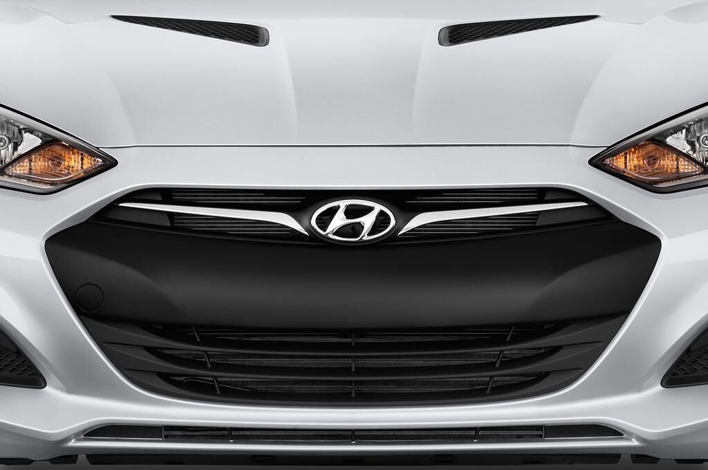 Hyundai Genesis (Baujahr 2013) - 2 Türen Kühlergrill und Scheinwerfer