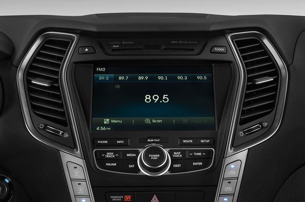 Hyundai Grand Santa Fe (Baujahr 2014) Premium 5 Türen Radio und Infotainmentsystem