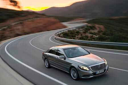 Mercedes S-Klasse - Fliegender Teppich mit Stern