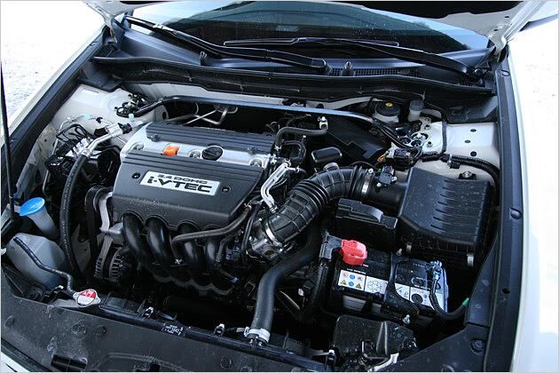 Der Vierzylinder-Benziner mit zwei Liter Hubraum und 201 PS