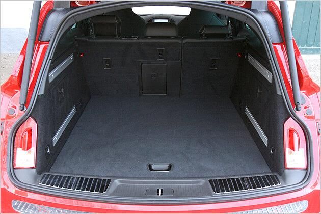 Bei fünfsitziger Konfiguration passen 540 Liter in den Insignia-Kombi - nur 40 Liter mehr als in den Astra Caravan