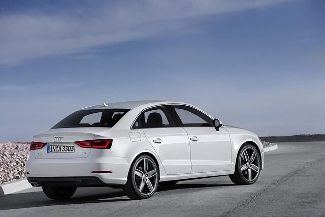 Zum Start gibt es zwei Benziner und einen Diesel