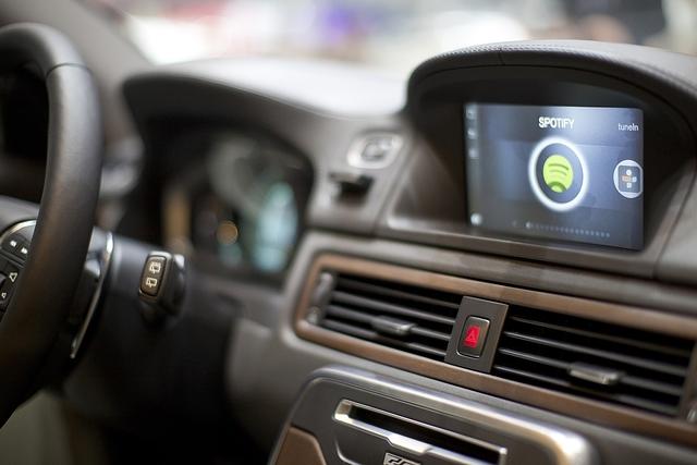 Musik im Auto - Ein fast unendlicher Lieder-Strom