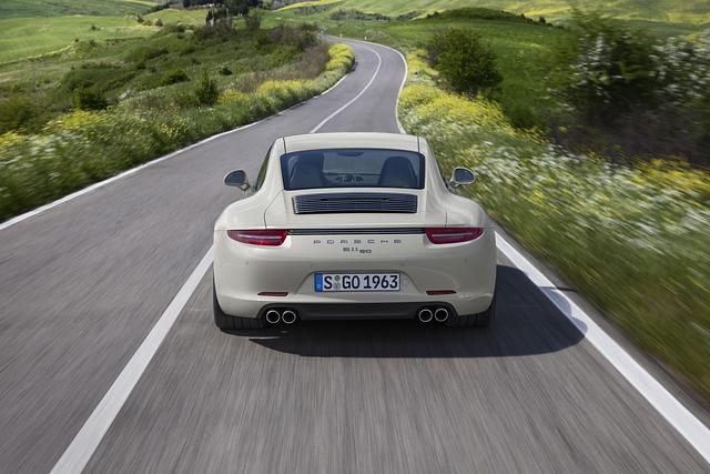 Zum 50. Geburtstag beschenken die Stuttgarter jetzt ihre Fans mit 1963 limitierten Sondermodellen des 911 Carrera S