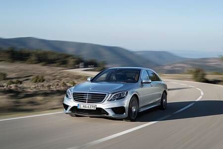 Mercedes S 63 AMG - Auf Wunsch auf allen Vieren