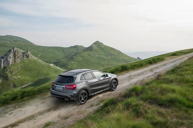 Zur Ausstattung der Allradversionen zählen die Bergabfahrhilfe DSR (Downhill Speed Regulation) und ein spezielles Offroad-Fahrprogramm