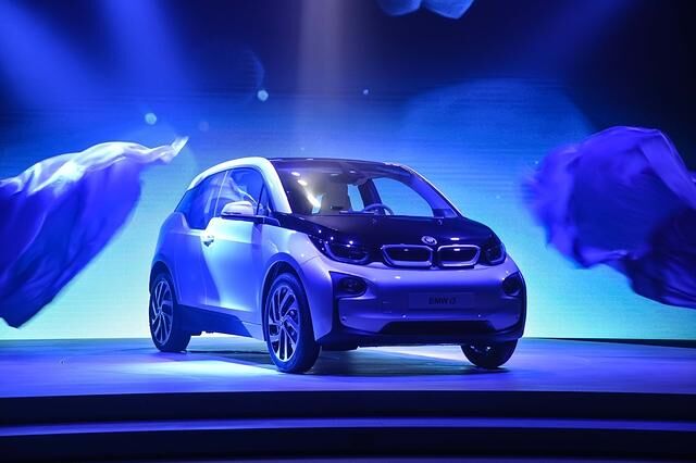Zeitgleich in drei Metropolen hat BMW seinen neuen i3 enthüllt