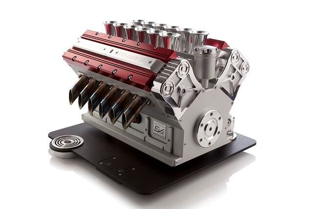 Was auf den ersten Blick wirkt wie ein V12-Motorblock, ist eine luxuriöse Espresso-Maschine.