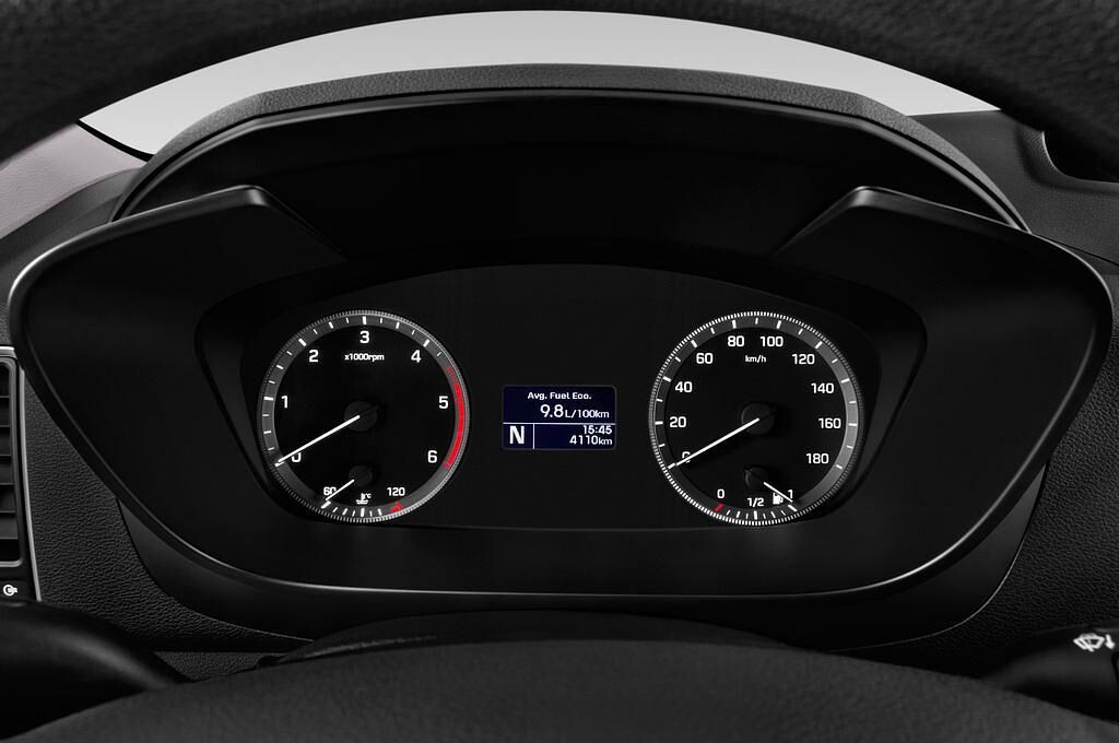 Hyundai H350 (Baujahr 2015) Eco 4 Türen Tacho und Fahrerinstrumente