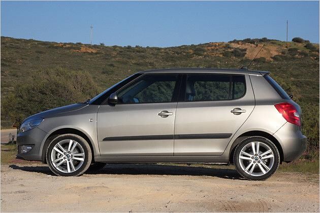 Seitlich ist der neue Fabia kaum vom alten zu unterscheiden