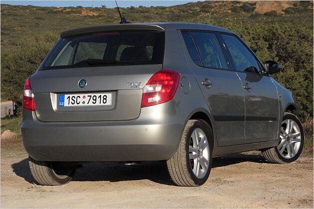 Optisch kann der Fabia dem neuen VW Polo nicht das Wasser reichen