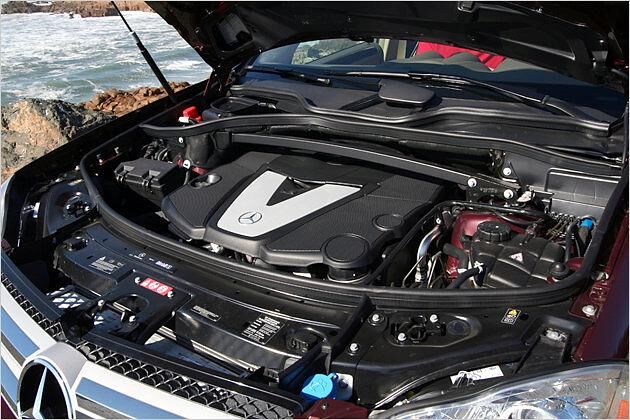 Ruhig, sparsam, kräftig: Der 3,0-Liter-Sechszylinder-Bluetec-Diesel leistet 211 PS und generiert ein maximales Drehmoment von 540 Newtonmeter