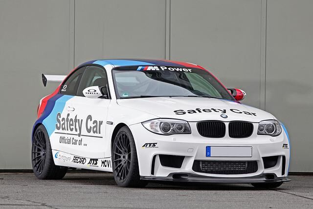Der überarbeitete Biturbo leistet nun 388 kW/521 PS und wuchtet 614 Newtonmeter Drehmoment auf die Kurbelwelle