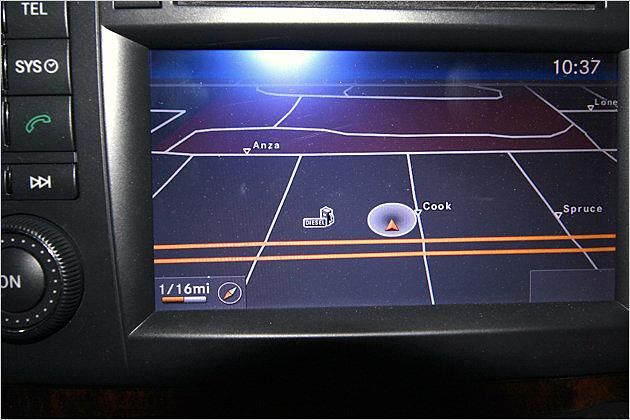 Auf der Navi-Karte werden die Tankstellen, die Diesel führen, speziell gekennzeichnet