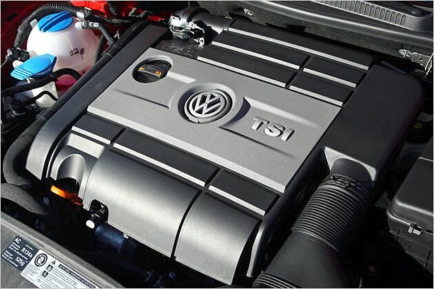 Zwei Liter Hubraum, 270 PS und 350 Newtonmeter: Der Benzin-Direkteinspritzer unter der Haube