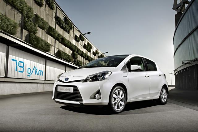 Der Toyota Yaris Hybrid tritt gegen den Honda Jazz Hybrid an