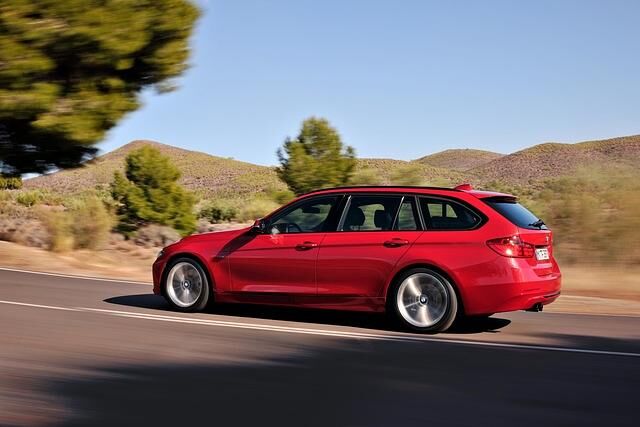 Wie bei der 3er Limousine bietet BMW auch beim Touring mehrere Ausstattungslinien an