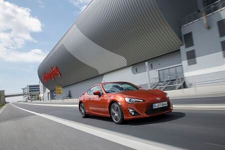 Toyota GT86 - Kurven und Kosten unter Kontrolle (Kurzfassung) Toyota GT86 - Kurven und Kosten unter Kontrolle (Kurzfassung)