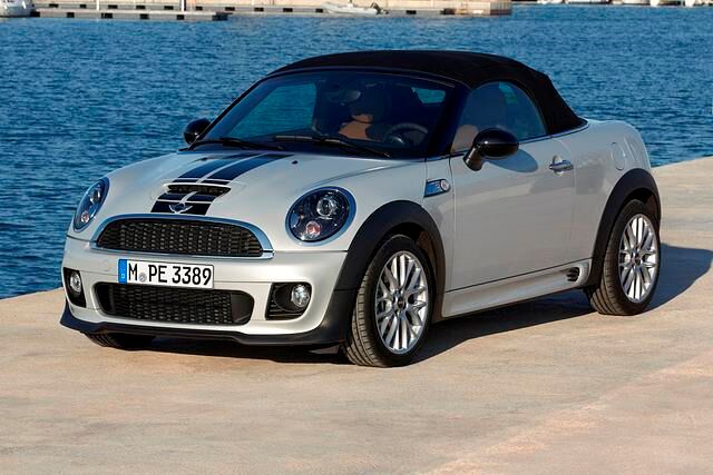 Der 3,73 Meter lange Zweisitzer orientiert sich an den stilistischen Dreibox-Vorgaben des Coupés