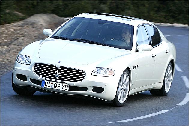 Im Quattroporte lassen sich Kurven auch mit hoher Geschwindigkeit noch sicher durchfahren