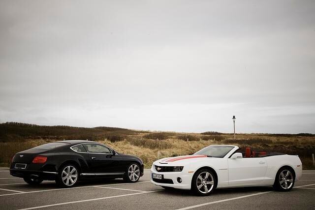Für große Augen und ausgestreckte Zeigefinger ist das Camaro Cabrio immer gut