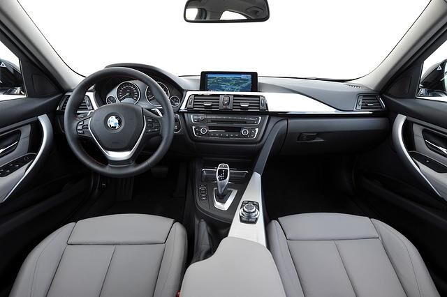 Im Cockpit gibt es spezifische Anzeigen