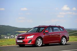Chevrolet Cruze Station Wagon - Sparen beim Laden (Kurzfassung) Chevrolet Cruze Station Wagon - Sparen beim Laden (Kurzfassung)