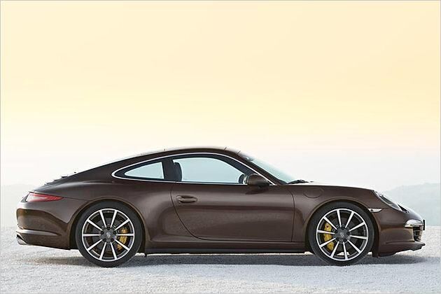 Der 911 Carrera 4S steht serienmäßig auf 20-Zoll-Rädern