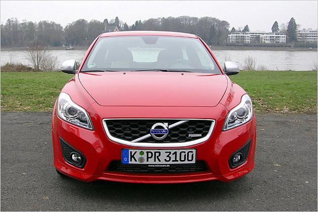 Sportliche Frontoptik beim C30 T5 R-Design