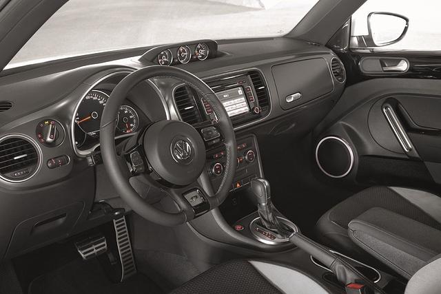 Volkswagen bietet für den Beetle zwei auf der Sport-Ausführung basierende R-Line-Pakete an
