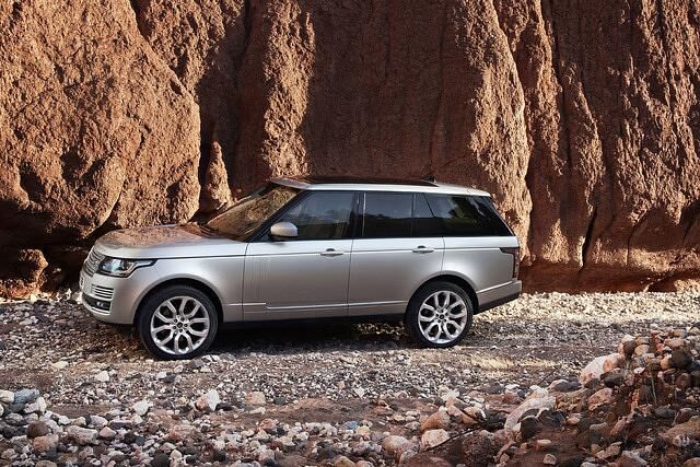 Man sitzt in einem Range Rover deutlich höher als in jedem anderen SUV