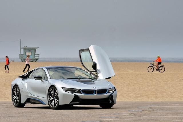  039_BMW_i8.JPG  Anfang Juni kommt der 2+2-Sitzer für mindestens 126.000 Euro in Deutschland auf den Markt