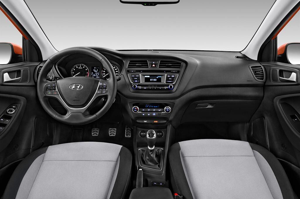 Hyundai I20 Active (Baujahr 2016) Trend 5 Türen Cockpit und Innenraum
